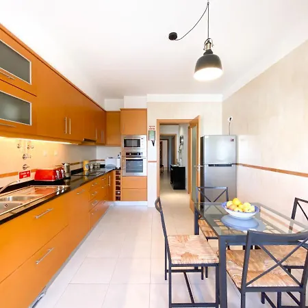 Modern And Spacious In #1939 * Λάγος