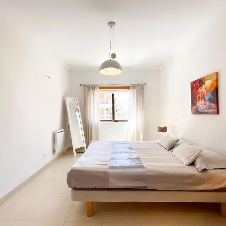 Διαμέρισμα Modern And Spacious In #1939 Λάγος