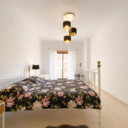 Modern And Spacious In #1939 Διαμέρισμα *