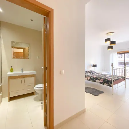 Apartment Modern And Spacious In #1939 *