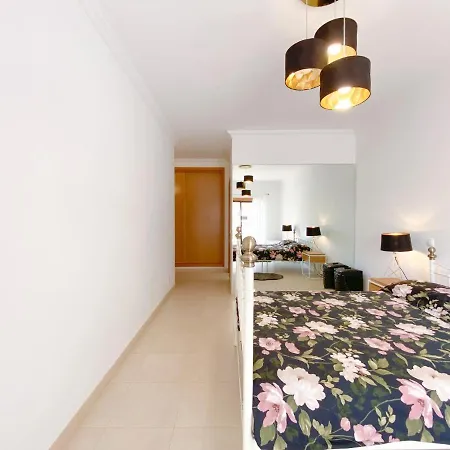 Modern And Spacious In #1939