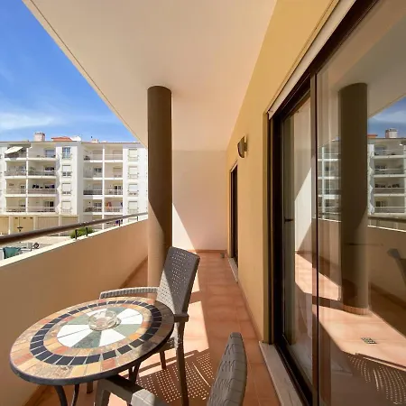 Apartment Modern And Spacious In #1939 *