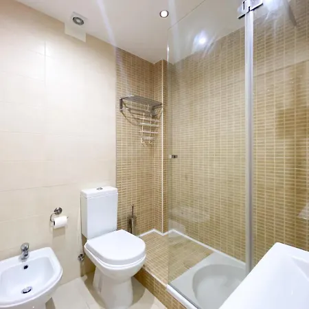 Modern And Spacious In #1939 Apartamento