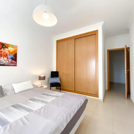 Apartamento Modern And Spacious In #1939 Lagos